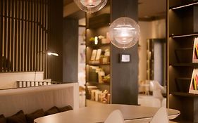 Pol & Grace Hotel